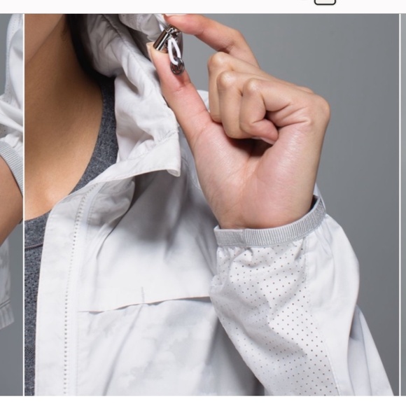 Lululemon Miss Misty Jacket Size 2 - Good Used Condition - Picture 15 of 16